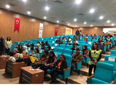 Üniversitemizde bağımlılıkla mücadele konferansı düzenlendi.