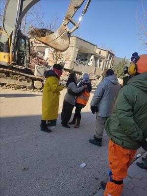 saglik-hizmetleri-meslek-yuksekokulumuz-depremin-yaralarinin-sarilmasina-destek-oluyor